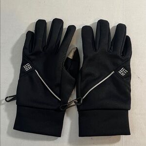 Columbia gloves Size Women’s Small/ Medium
Black omnitech